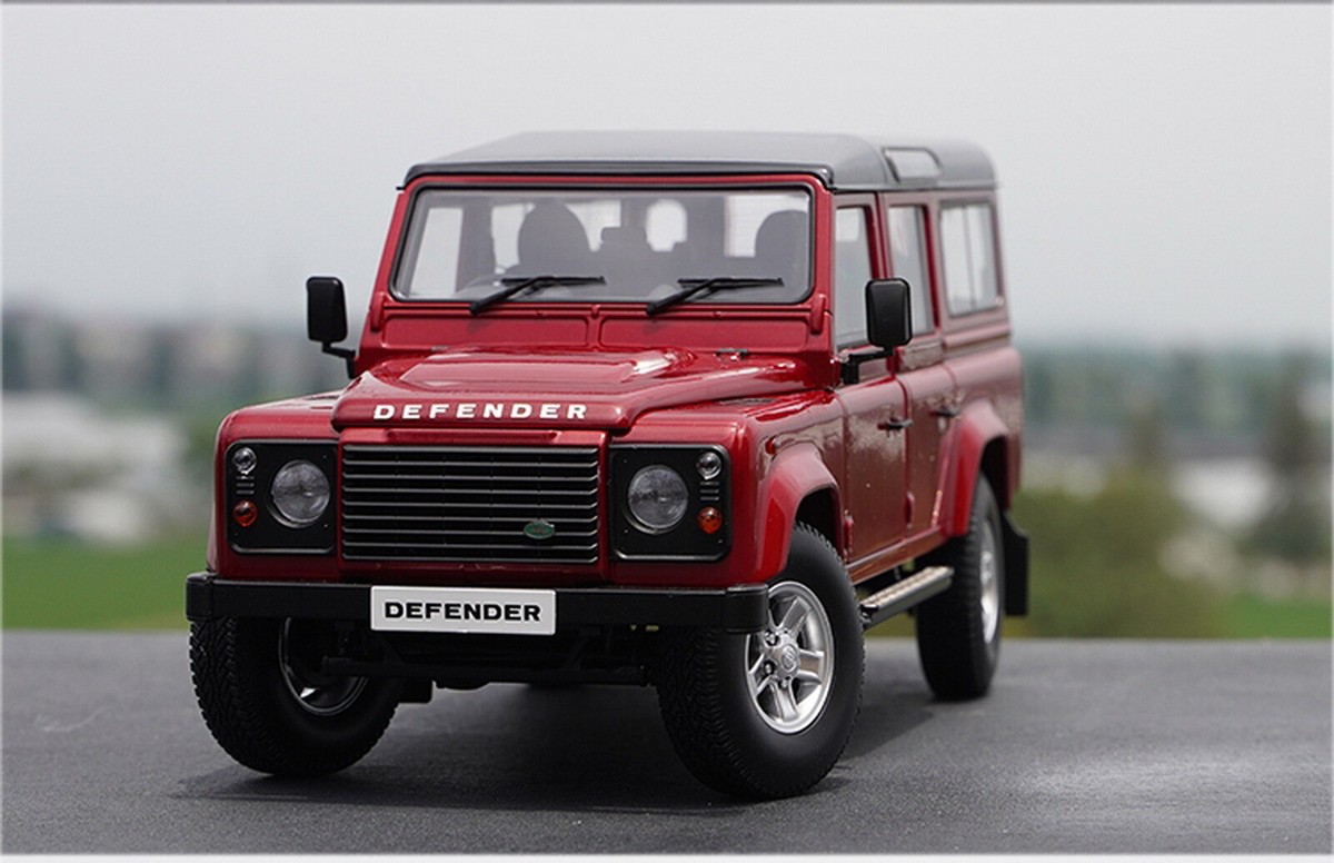 1/18 Scale Century Dragon Land Rover Defender 110 RHD Red