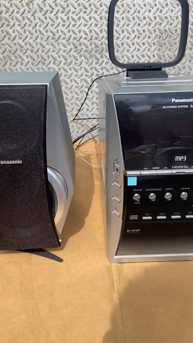 Panasonic SA-PM31 AM/FM Cassette Tape 5 CD Changer Stereo System