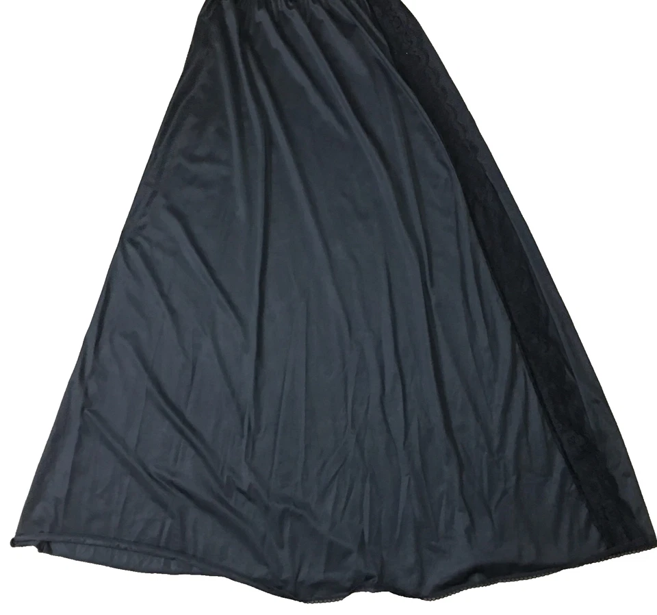 Maxi Slip Beeline para mujer de colección talla M negro con abertura lateral ribete de encaje correas de espagueti Foto 3 de 4