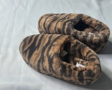 Auden Women s Animal Print Faux Fur Slippers 7 Brown Black Cozy Slip On