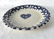 tienshan folk art hearts plate 7.5" blue white spongeware vintage 1990s