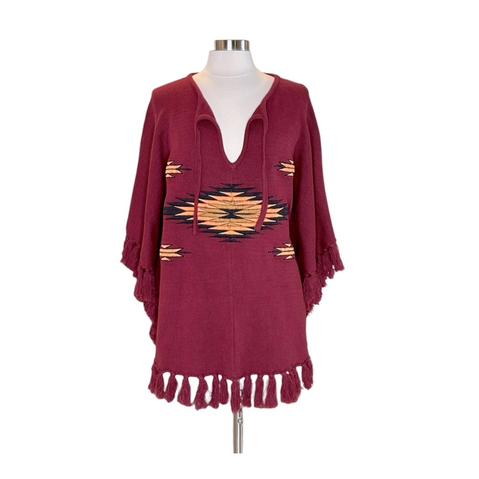 Tasi Malibu Maroon Aztec Embroidered Fringe Poncho NWT Boho Western