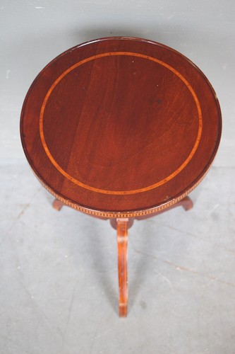 Antique Georgian wine table carved tripod base mahogany inlaid satinwood 1890’s - Picture 6 of 11