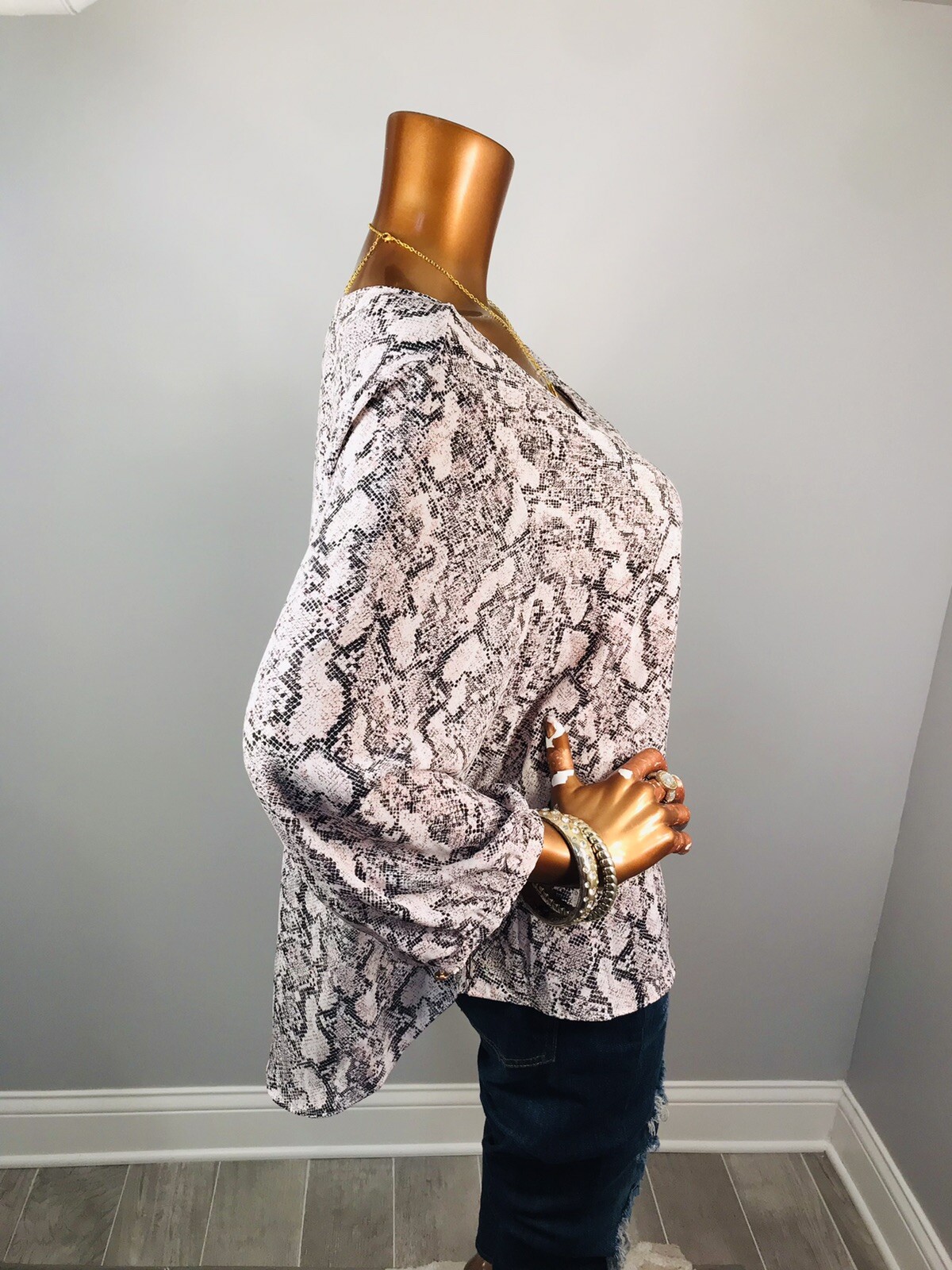 Bold Elements 1X Plus Top NWT $49 Animal Snake Print Low V Cut 1/2 Zip Up Shirt