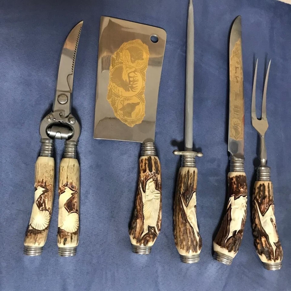 Steakbesteck & Tranchierset aus Hirschorn& Goldener Gravur. Von Signal Solingen. - Bild 2 von 3