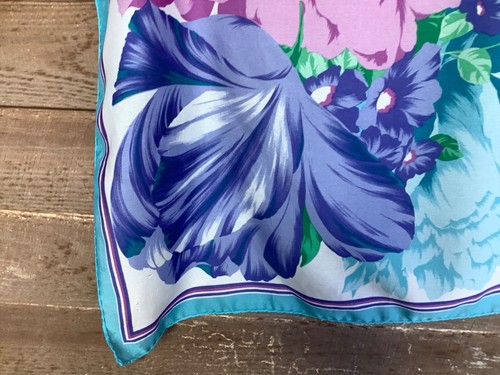 Vintage Silk blend Scarf Hand Rolled Hem Floral Feminine Colors 29 x 30” Medium - Picture 16 of 20