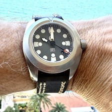 H2O ORCA TORPEDO V-Cut MINIMALITIC , SWISS ETA 2824 - 6.7mm Sapphire Gray Date