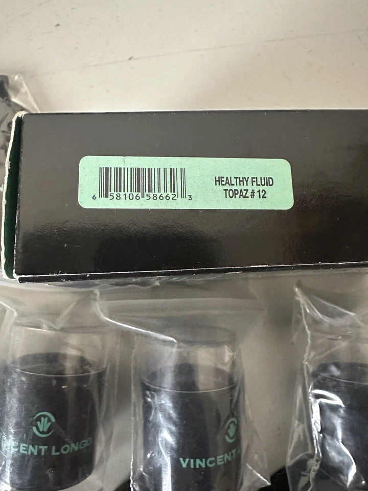 Vincent Longo Makeup Lot , Foundation , Eye Shadow , Concealer , Sharpener, Brus - Image 3 of 4