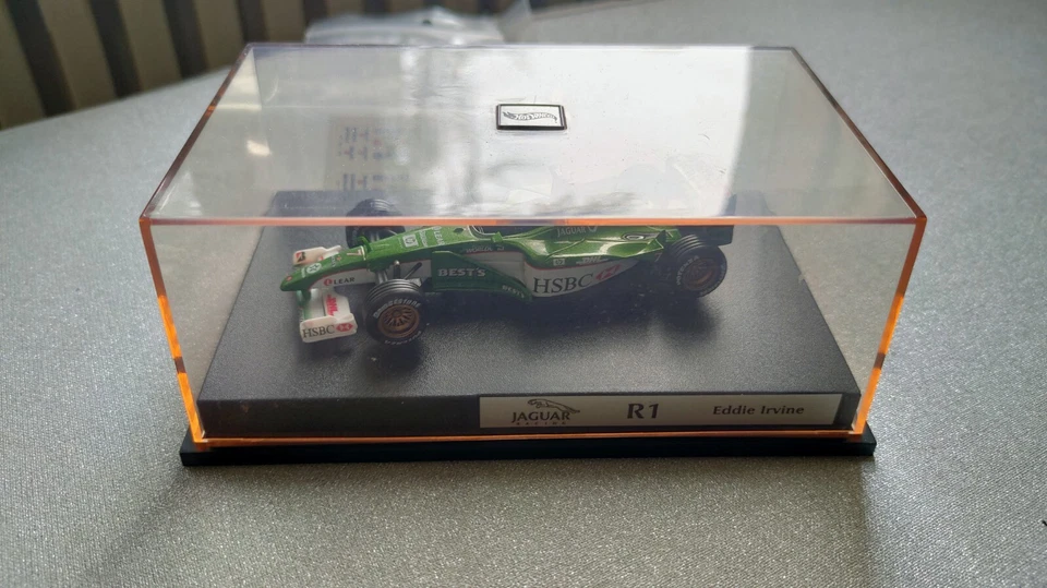 Hot Wheels 26752 Jaguar R1 2000 Eddie Irvine 1/43 - Immagine 4 di 4