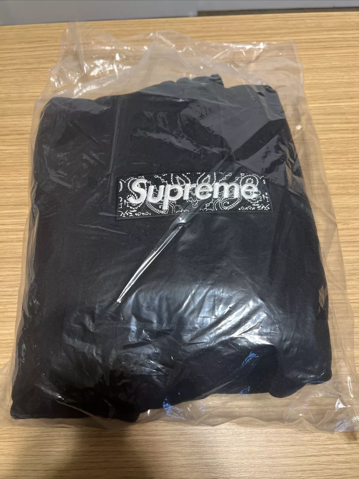 Sweat à capuche Supreme Bandana Box logo cachemire noir moyen FW19
