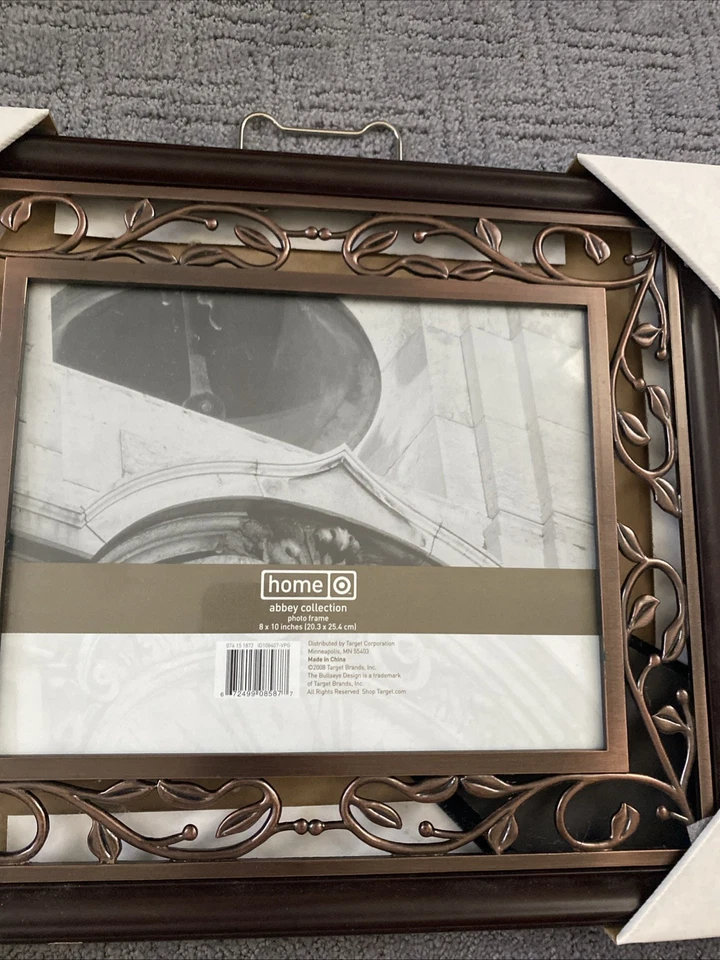 Marco de fotos Target Home Abbey Collection 8x10 hoja de metal rollo marco de madera  Foto 3 de 4