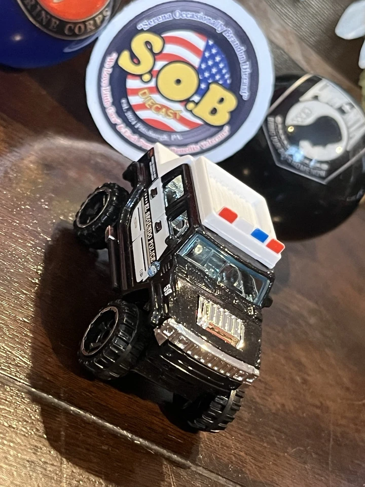 Hot Wheels Hummer H2 Truck 4x4 El Segundo Police 1:64 Used NM Condition - Image 4 of 4