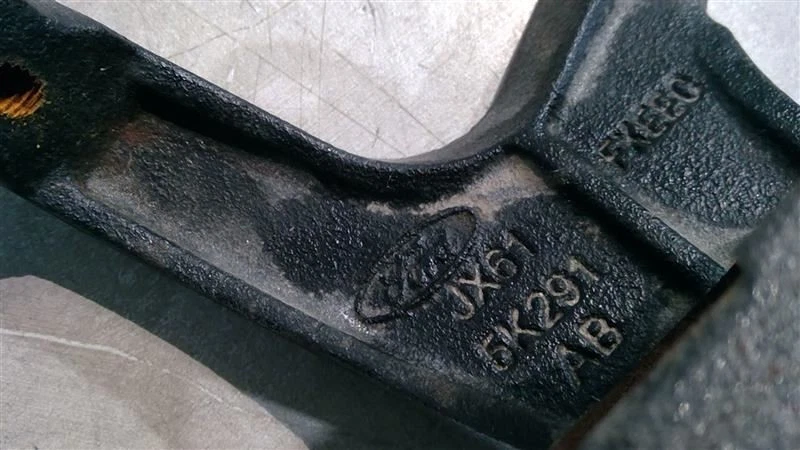 SOPORTE TUBO TRASERO SISTEMA ESCAPE FORD 2013-2022 JX615K291AB Foto 2 de 4