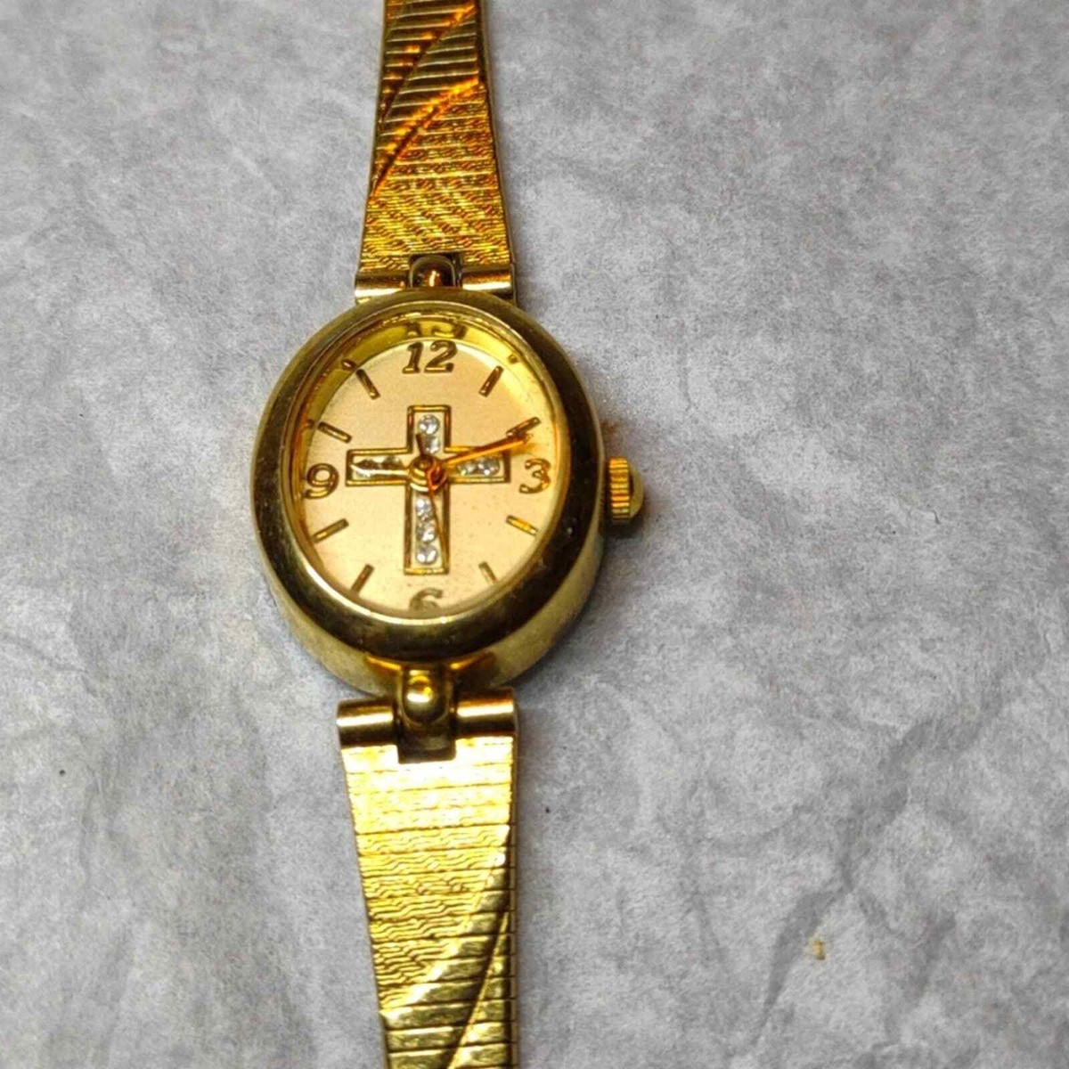 Avon Gold Stainless Steel Watch- vintage Vintage Avon Gold Tone Stainless Steel Ladies Watch  main image 2