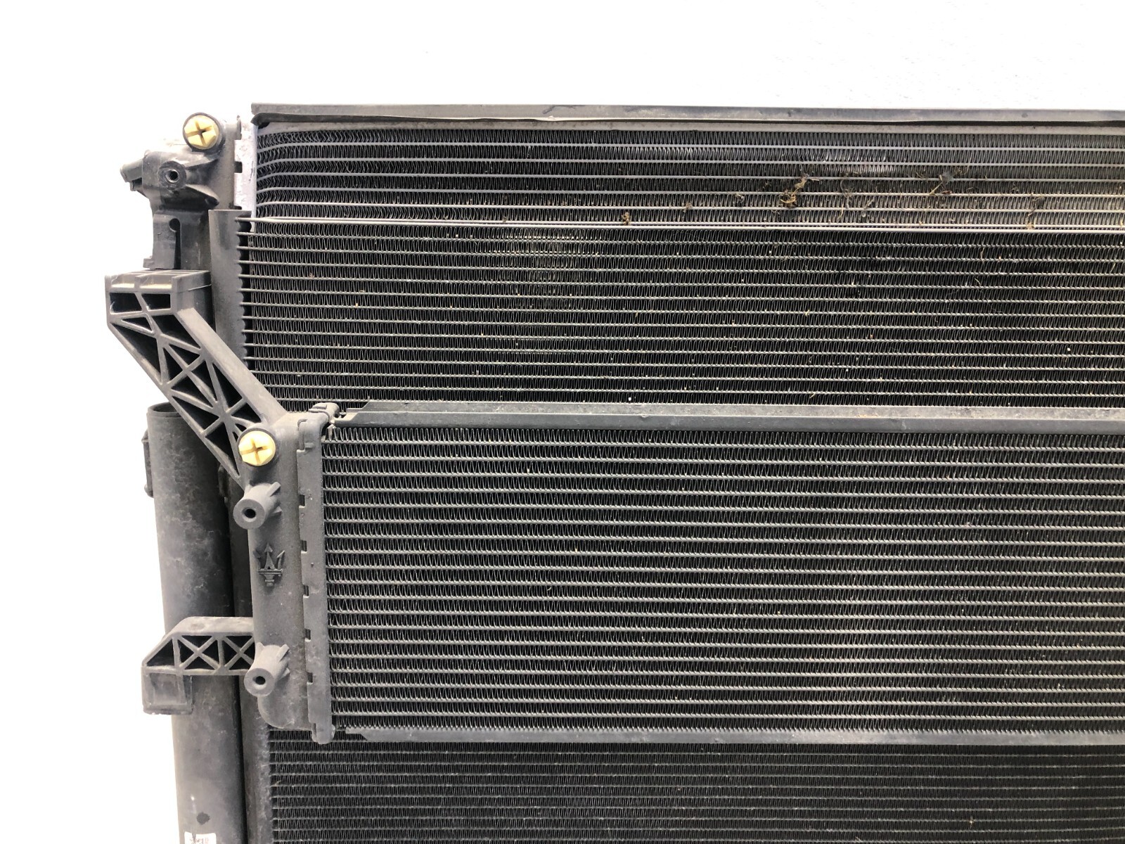 2017-2020 MASERATI LEVANTE 3.0L RADIATOR CONDENSER COOLING FAN ASSEMBLY OEM.