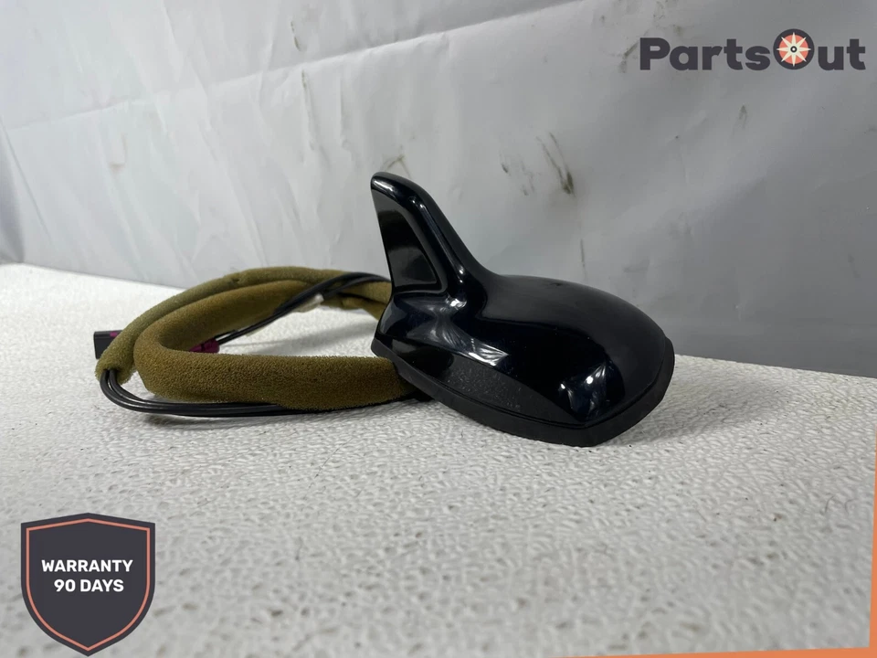 2010-2014 Mercedes Benz C-Class W204 C220 CDI Antenna Roof A0235455826 OEM - image 3 of 4