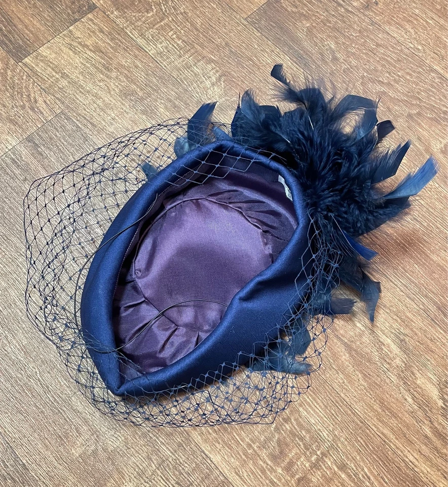 Vintage Hat | 1970s Vintage C&A Red Velvet Feather Hat, 1970s Hat, Retro Style - Image 3 of 4