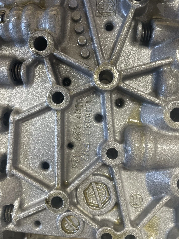 Audi A6 2008 3,2 carrocería de válvula de transmisión automática OEM Bosch Foto 2 de 4