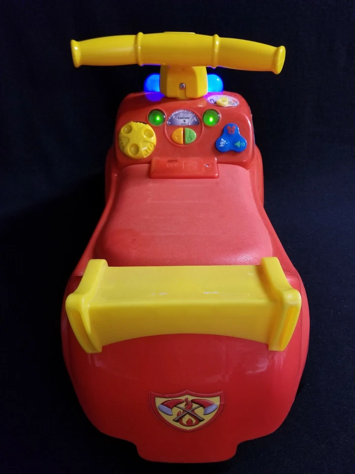 Disney Mickey Mouse Paseo en Scooter Aprendizaje Caminante Rojo Camión de Bomberos Luces Sonidos Foto 4 de 4