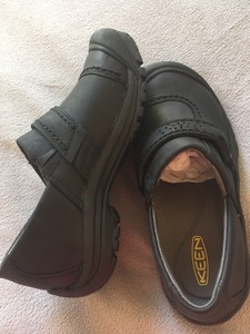 keen kaci slip on