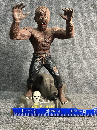 Vintage 1962 Aurora Wolf Man Model Kit Built Up Painted Universal Monster. - Picture 8 of 12