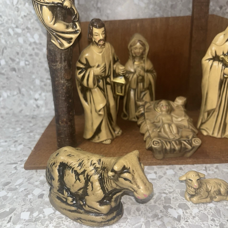 Belén Mid Century 11 piezas plástico compuesto marrón bronceado hecho en Japón 1 defecto Foto 3 de 4