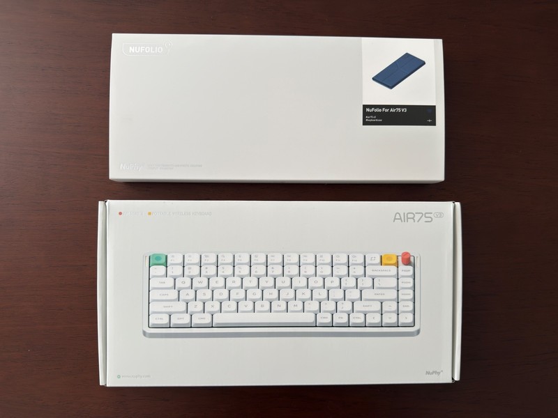 NuPhy Air75 V3 - Nova White / Red nano / ISO - British + Blue NuFolio case