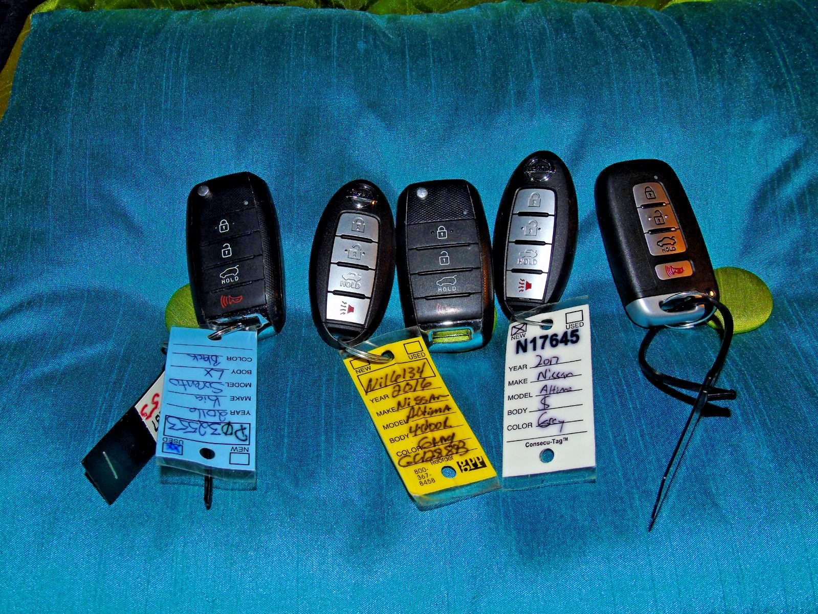 Keyless Entry Sign Lot of 5 KIA and Nissan Keyless Entry Key Fobs 2016 2017 Sorento Altima ...
