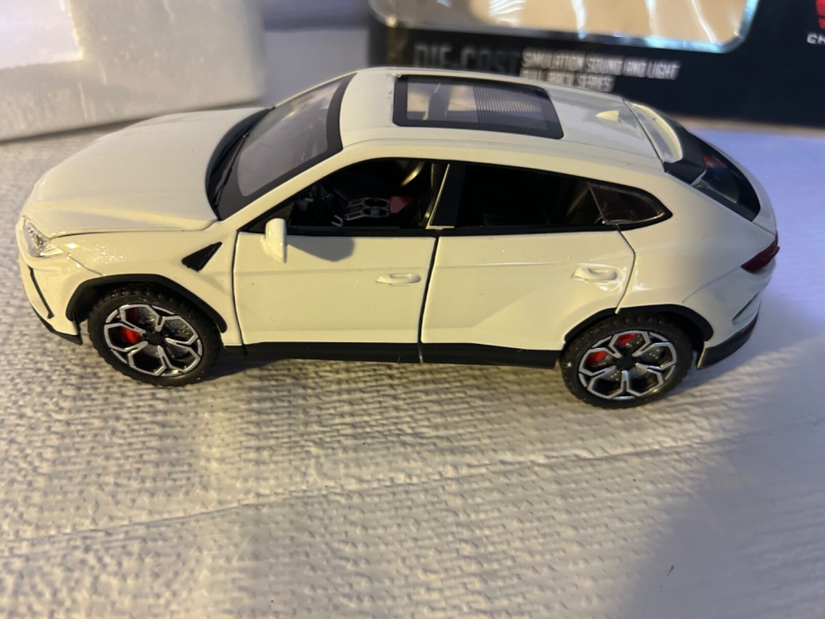 EIDOLON Lamborghini URUS 2017 ホワイト 1/43 81oMO1G4FML._UF350,350_QL50_.jpg