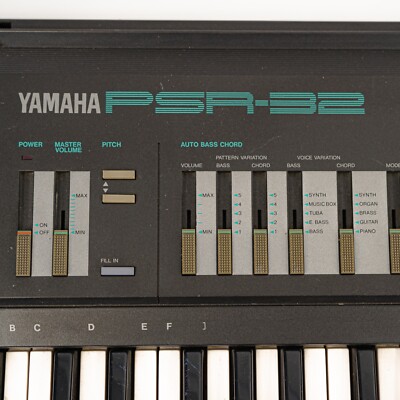【希少】YAMAHA レトロ キーボード PSR-32 電子ピアノ Yamaha PSR-32 61-Key Keyboard / Synthesizer with Power