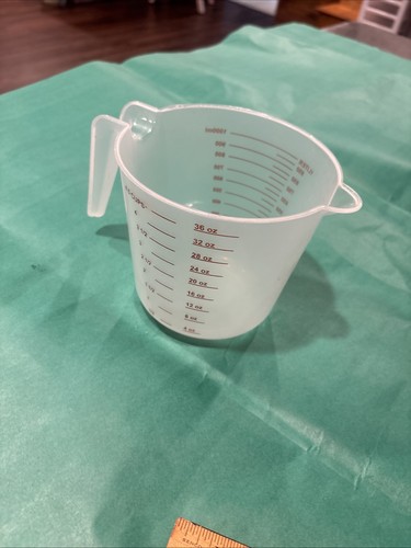 1980'S Vintage 4.5 Cups 36 oz. Plastic measuring cup Metric & Standard - Picture 7 of 7