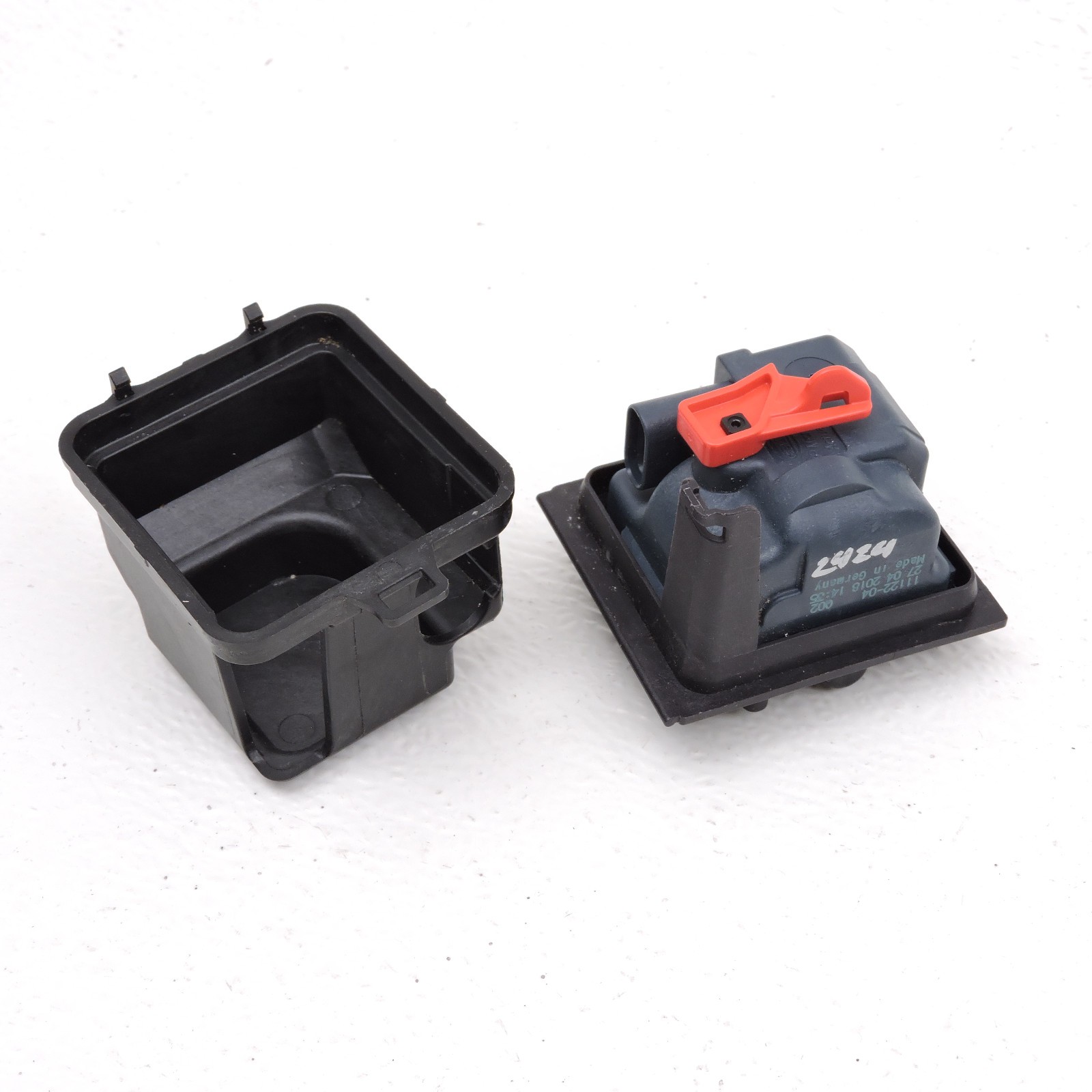 19-21 Mclaren 600LT Fuel Gas Lid Relese Access Module Actuator Good Oem -2424