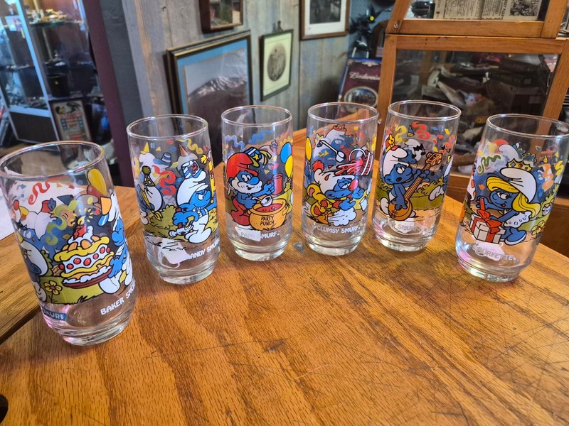 Set of (6) - Smurf Glasses - Peyo 1982 - Papa Brainy Hefty Lazy Grouchy Jokey