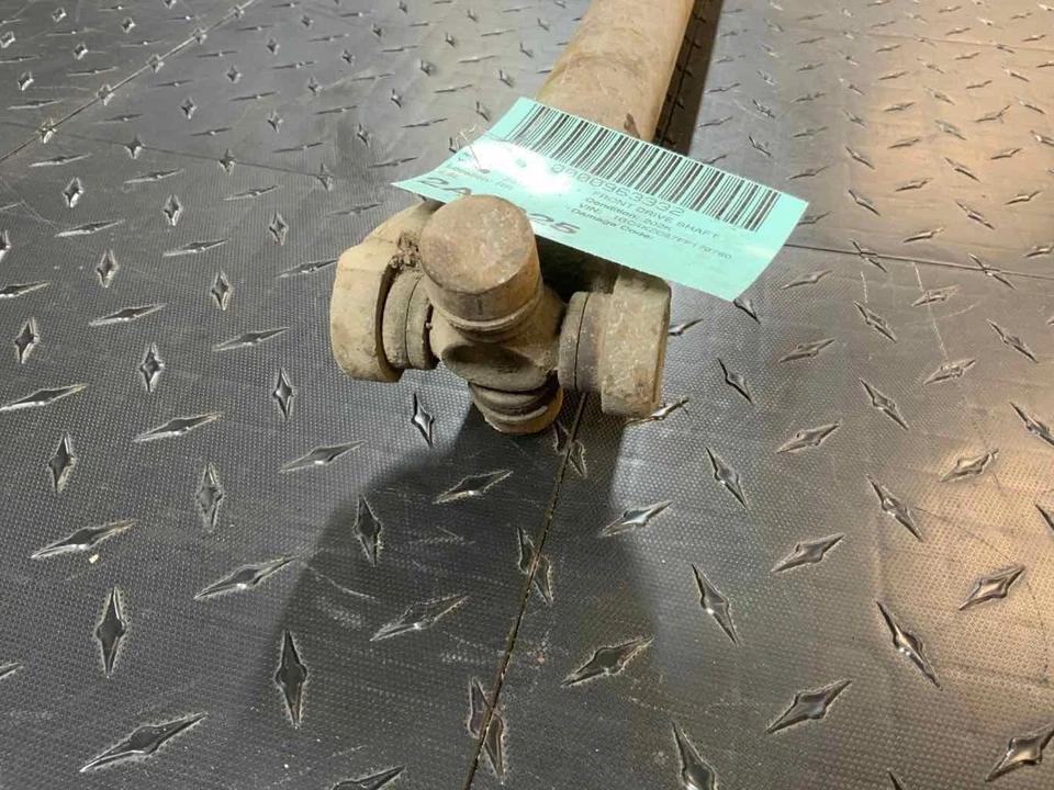 11-19 Silverado 3500HD Front Drive Shaft for 6.6L TD AT 6 Speed Allison 4x4 Foto 4 de 4