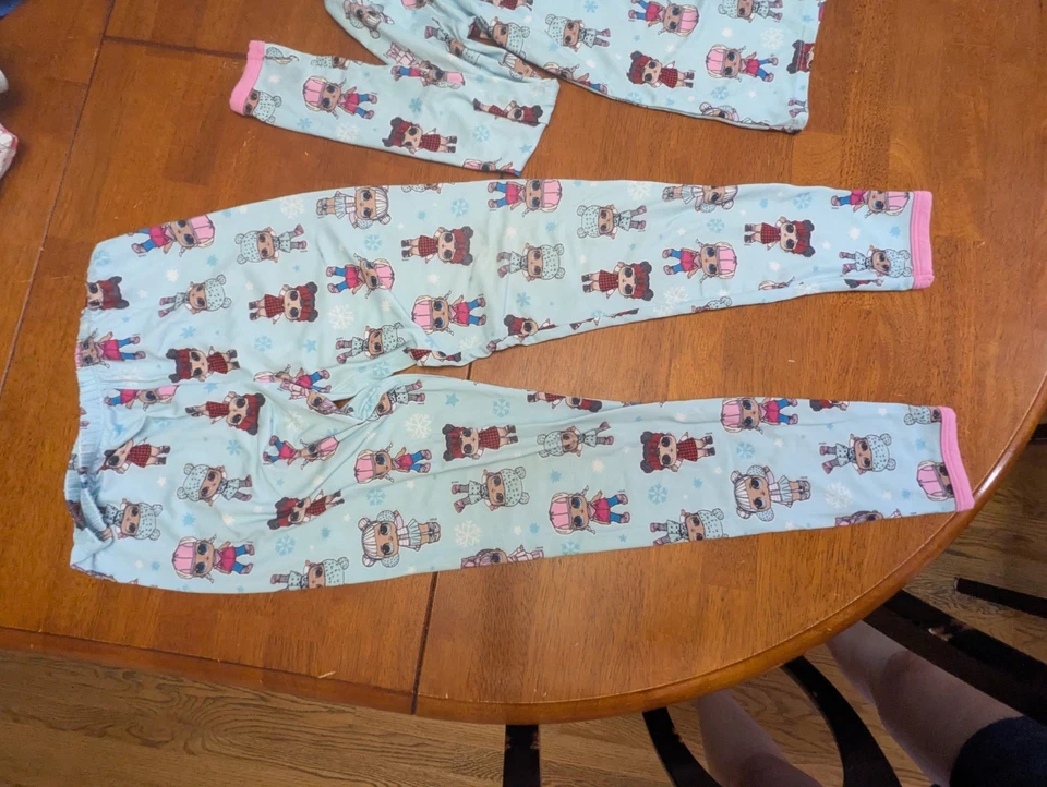 Niñas Mediano LOL Sorpresa Azul Capa Base Camisa Pantalones ClimateRight Por Cuddl Duds Foto 3 de 4