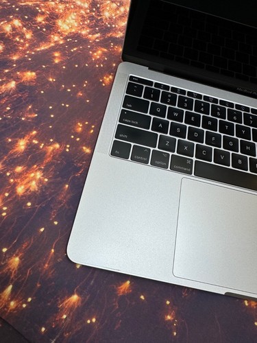 2017 Apple Macbook Pro 13" i5 2.3GHZ 8GB 256GB SSD. SILVER. OS Ventura - Picture 5 of 6