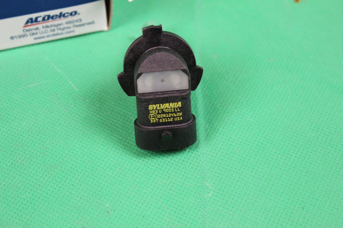 ACDelco GM Sylvania 9005 HB3 Headlight Bulb 13589425