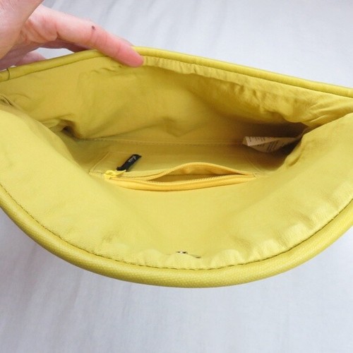 Petunia Pickle Bottom Diaper Bag Sunshine Yellow Clutch Shoulder Baby Mom Travel - Picture 5 of 5