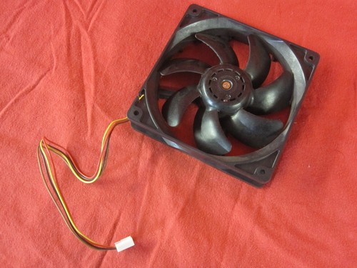 Sanyo SanAce 120 9S1212P4F061 DC 12 V 4-Draht-Kühllüfter 120 mm Server/PC - Bild 4 von 5