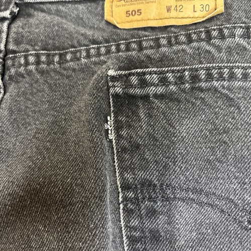 Jeans de mezclilla negros vintage años 90 Levis 505 corte regular talla 42x29 hechos en EE. UU. - Imagen 9 de 15