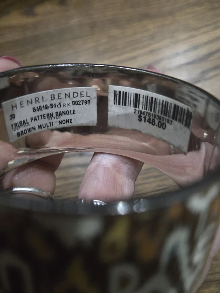 Brazalete Brazalete HENRI BENDEL Tono Dorado Esmalte Tribal Bisagras Anchas NUEVO CON ETIQUETAS Foto 3 de 4