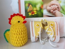 Babyschuhe Chuck 9cm 0-3Monate Küken gestrickt gehäkelt Handarbeit Neu