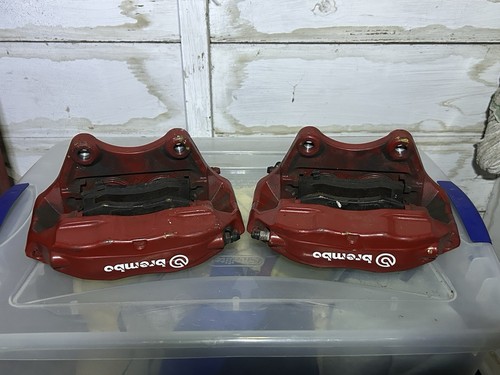 350Z Front Brembo Calipers with Brake Pads - Picture 4 of 4