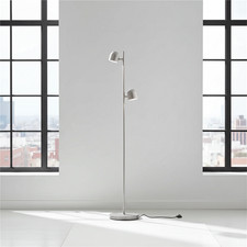 LED-Stehlampe 2-flammig bis max. 450 Lumen stufenlos dimmbar