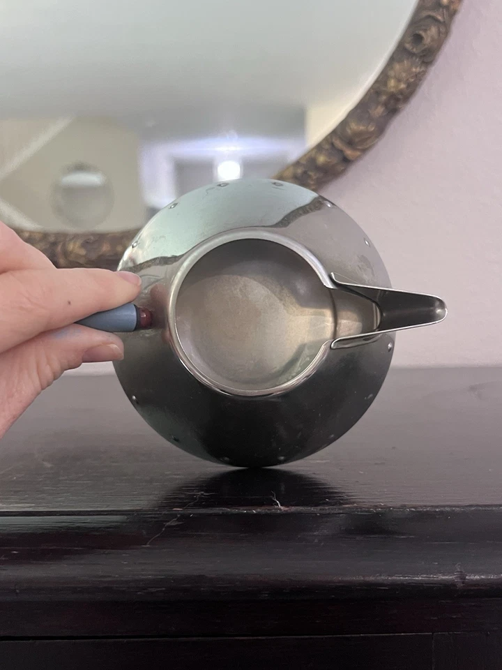 Alessi Creamer 18/10 Blue handle Stainless Steel Made in Italy Michael Graves - Image 3 of 4