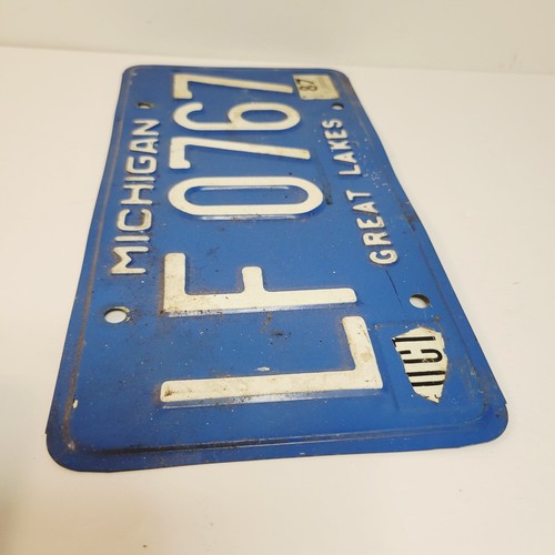 Vtg Michigan 1987 Auto License Plate Man Cave LF 0767 Wall Decor Collector - Picture 3 of 3