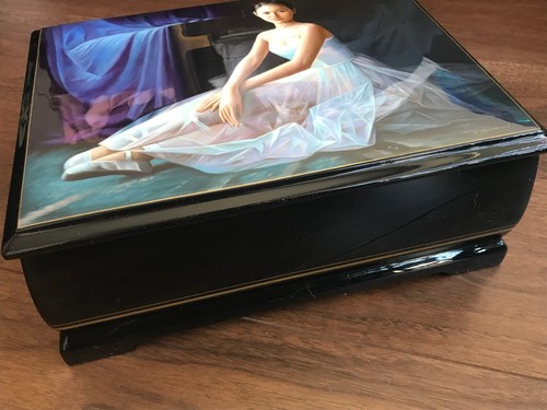 New Luxury Lacquer Box "Ballet" , Hand Painted, Papier Mache, Jewelry Box, - Picture 4 of 10