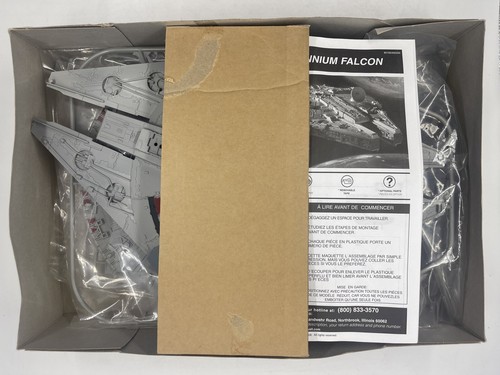 REVELL STAR WARS Han Solo's Millennium Falcon Snap Tite Model - Picture 6 of 9