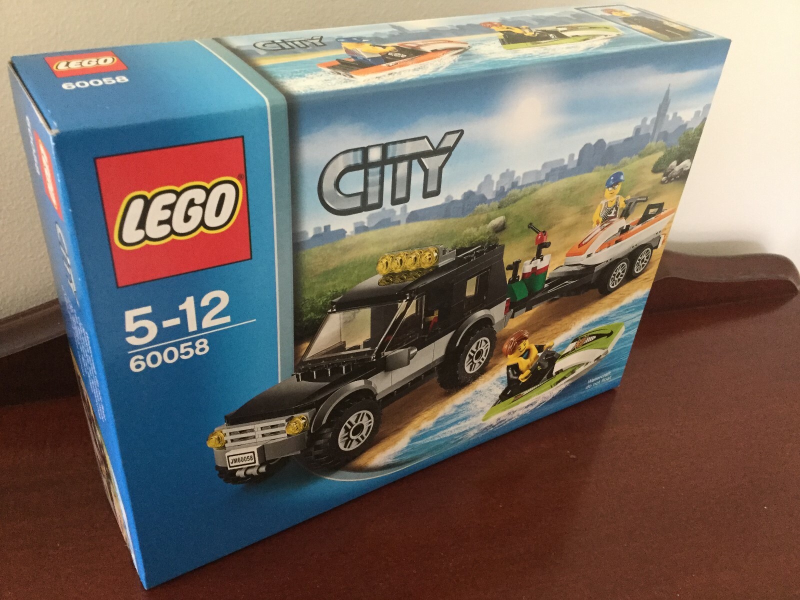 lego city suv with watercraft