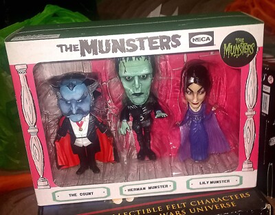 NECA THE MUNSTERS The Count, Herman & Lily Munster 3 Pack Figures 2022 Sealed